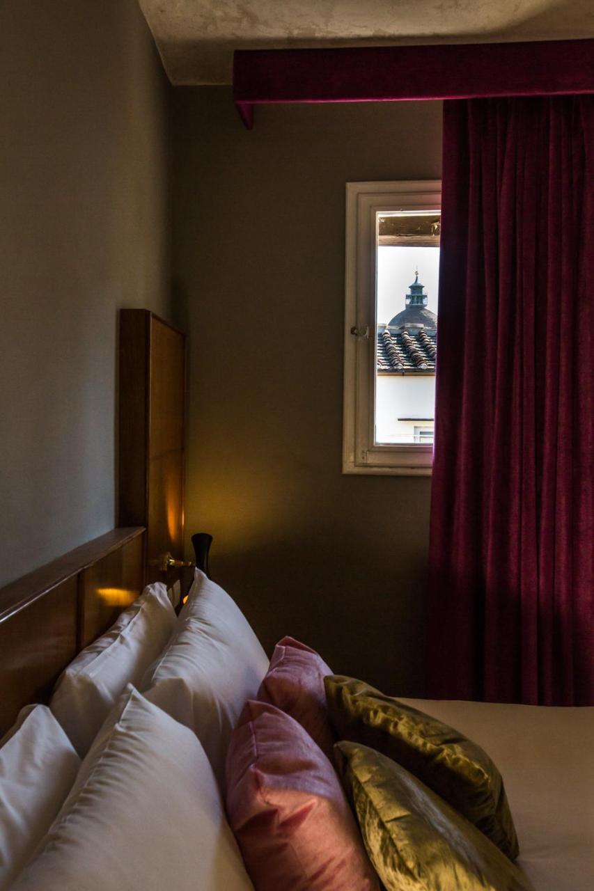 フィレンツェ Oltrarno Splendid Bed & Breakfast エクステリア 写真