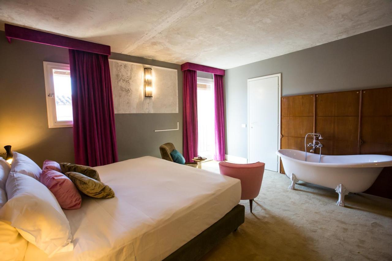 フィレンツェ Oltrarno Splendid Bed & Breakfast エクステリア 写真